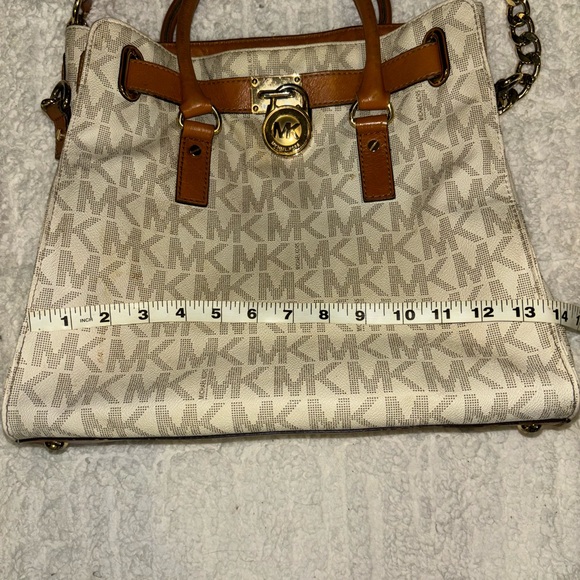 Large Michael Kors logo purse - Picture 3 of 7